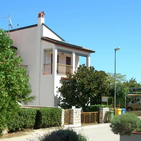 Apartment Nadija *