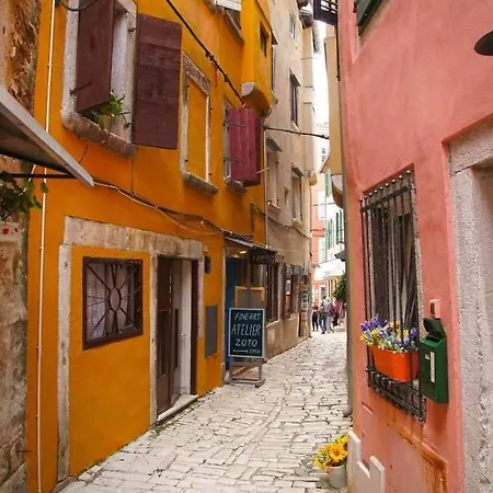 Nadija Apartman *