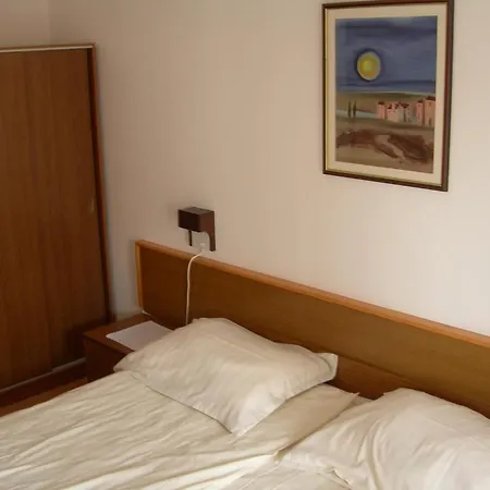 Nadija Apartman *