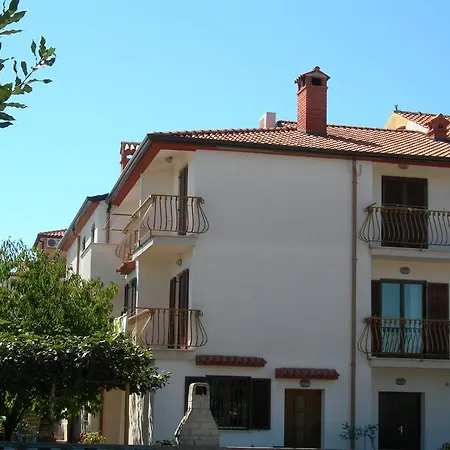 Nadija Apartman
